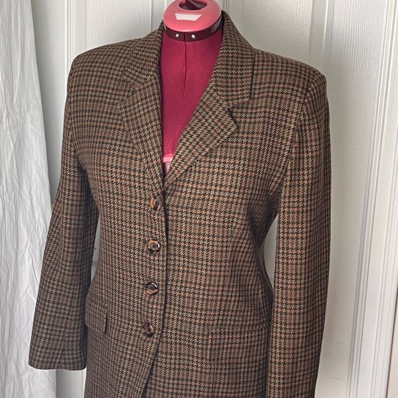 Blazer - Picture 3 of 9